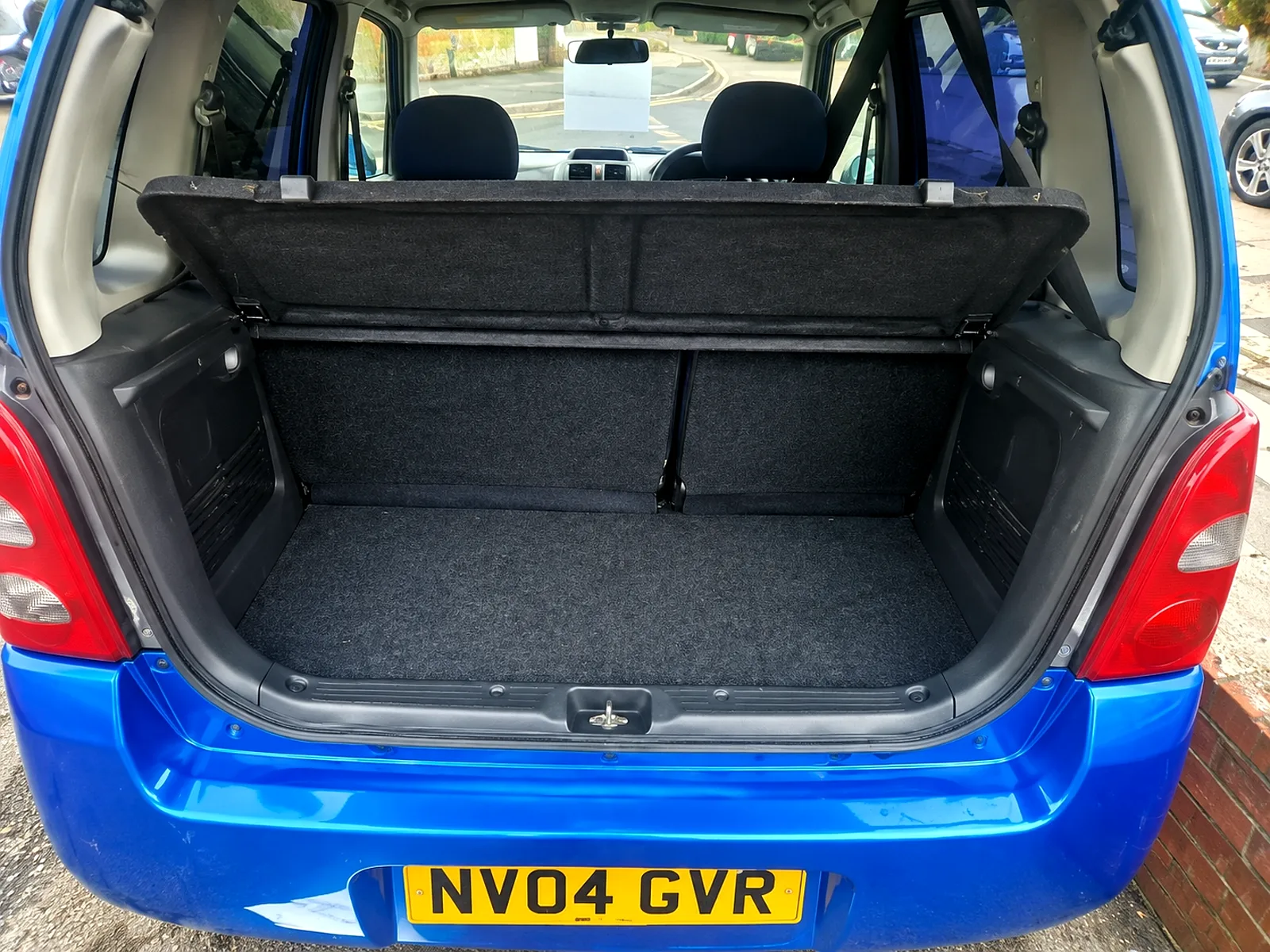 Suzuki Wagon R+ boot and load area with rear seats up