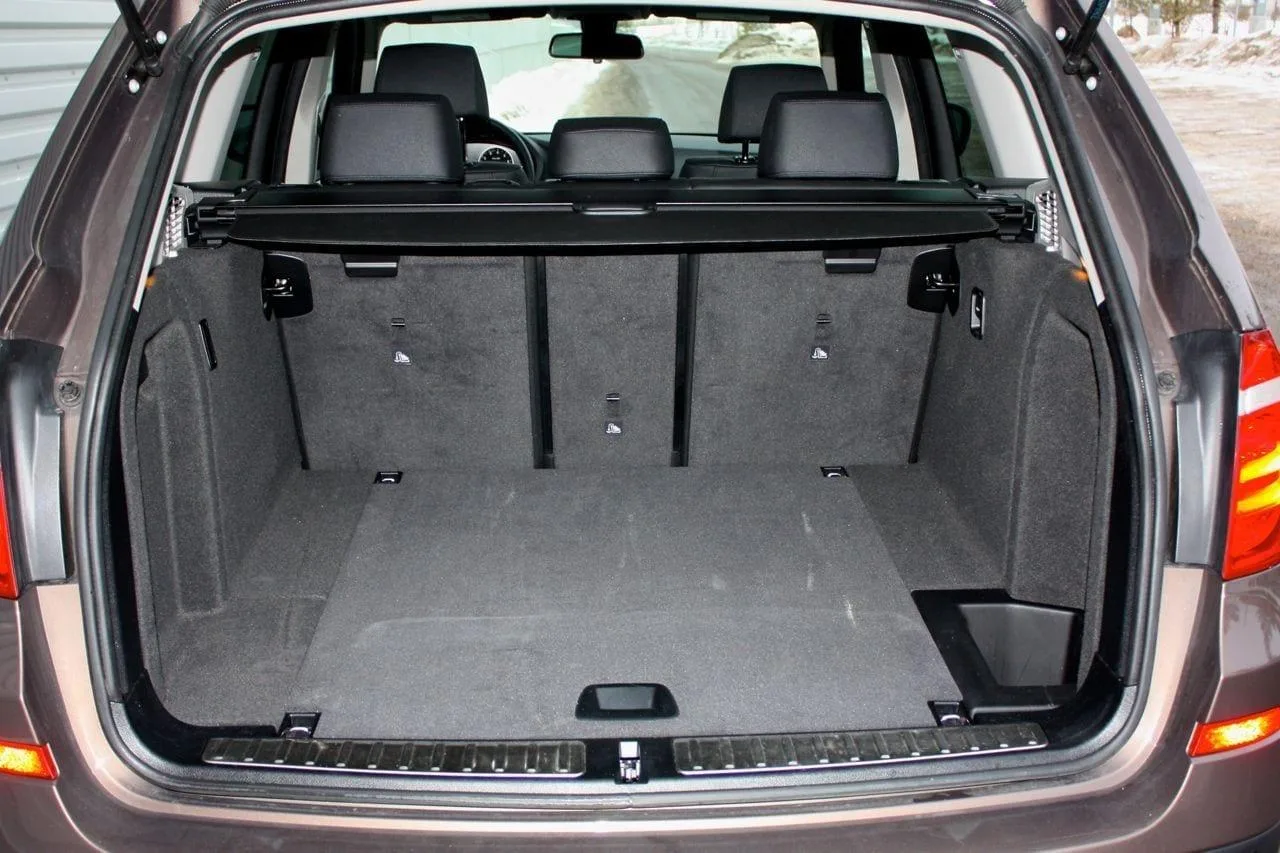 Boot and load space with the rear seats up