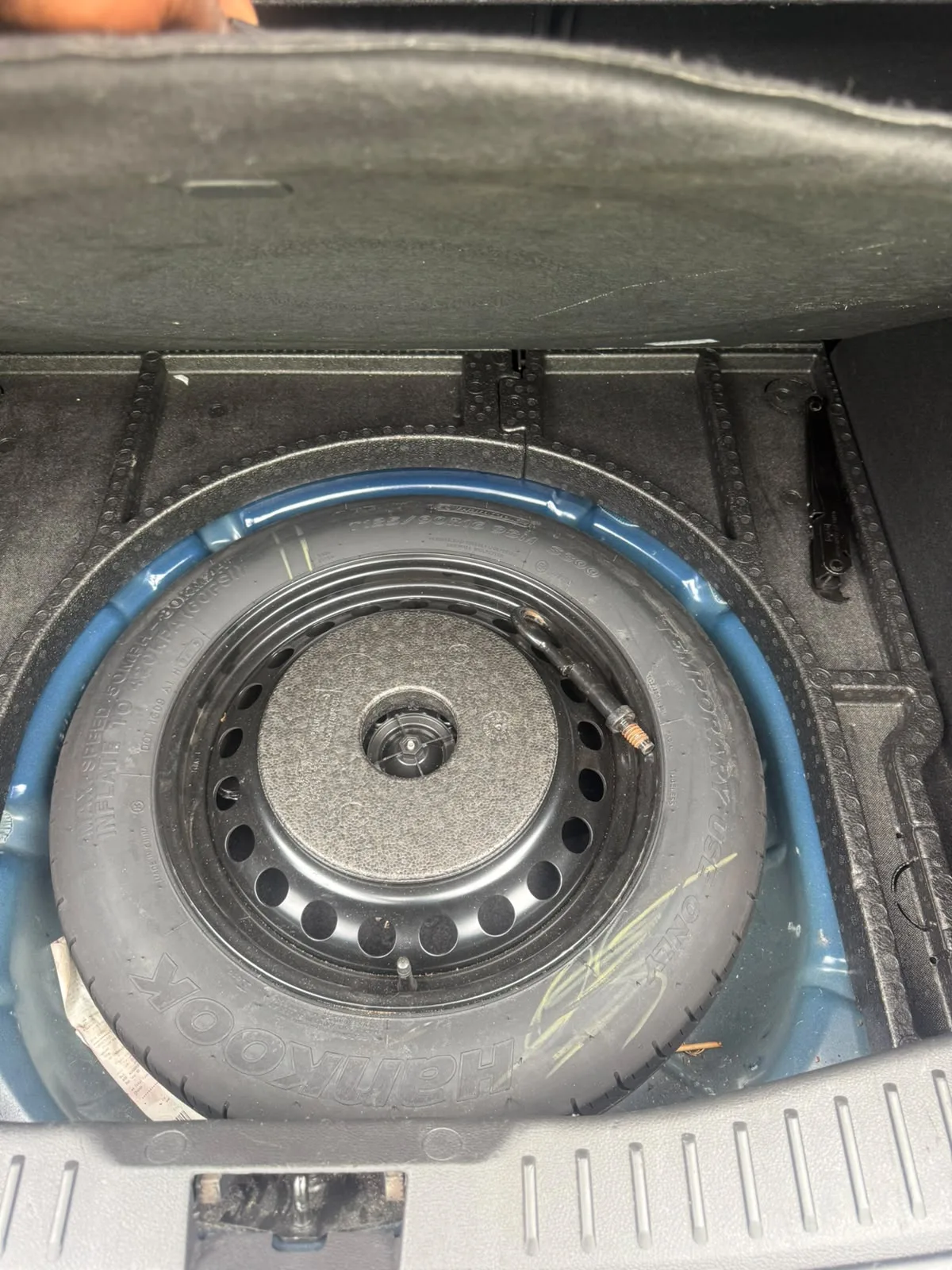 Ford Focus spare wheel under the boot floor