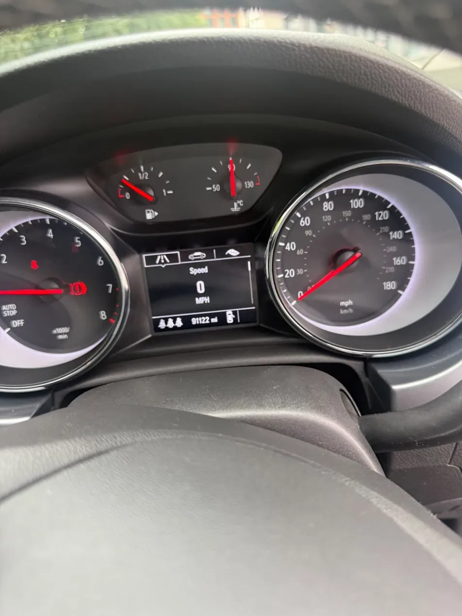Instrument cluster showing 91,122 miles